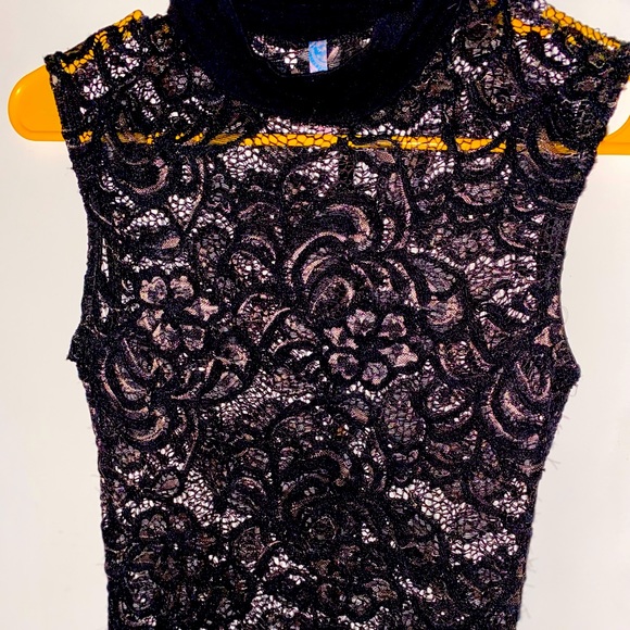 Dress - Picture 1 of 4